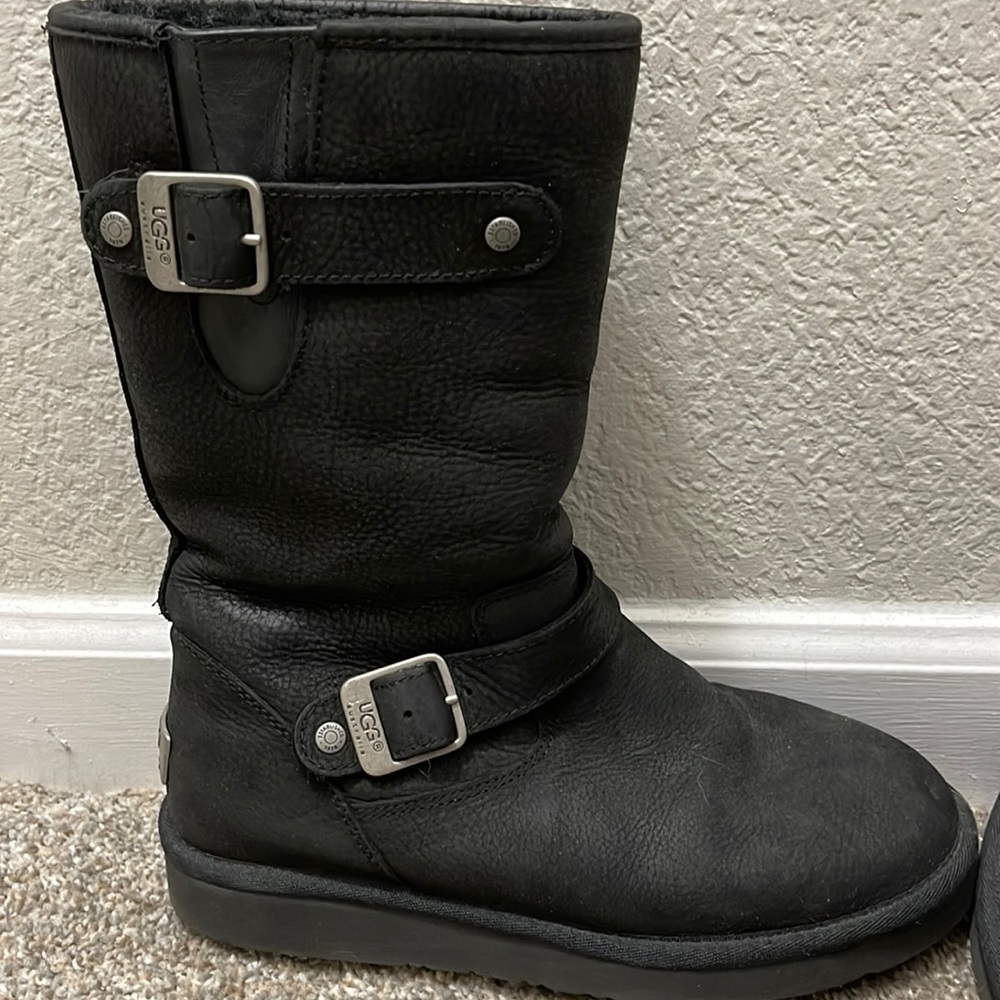 Black Uggs